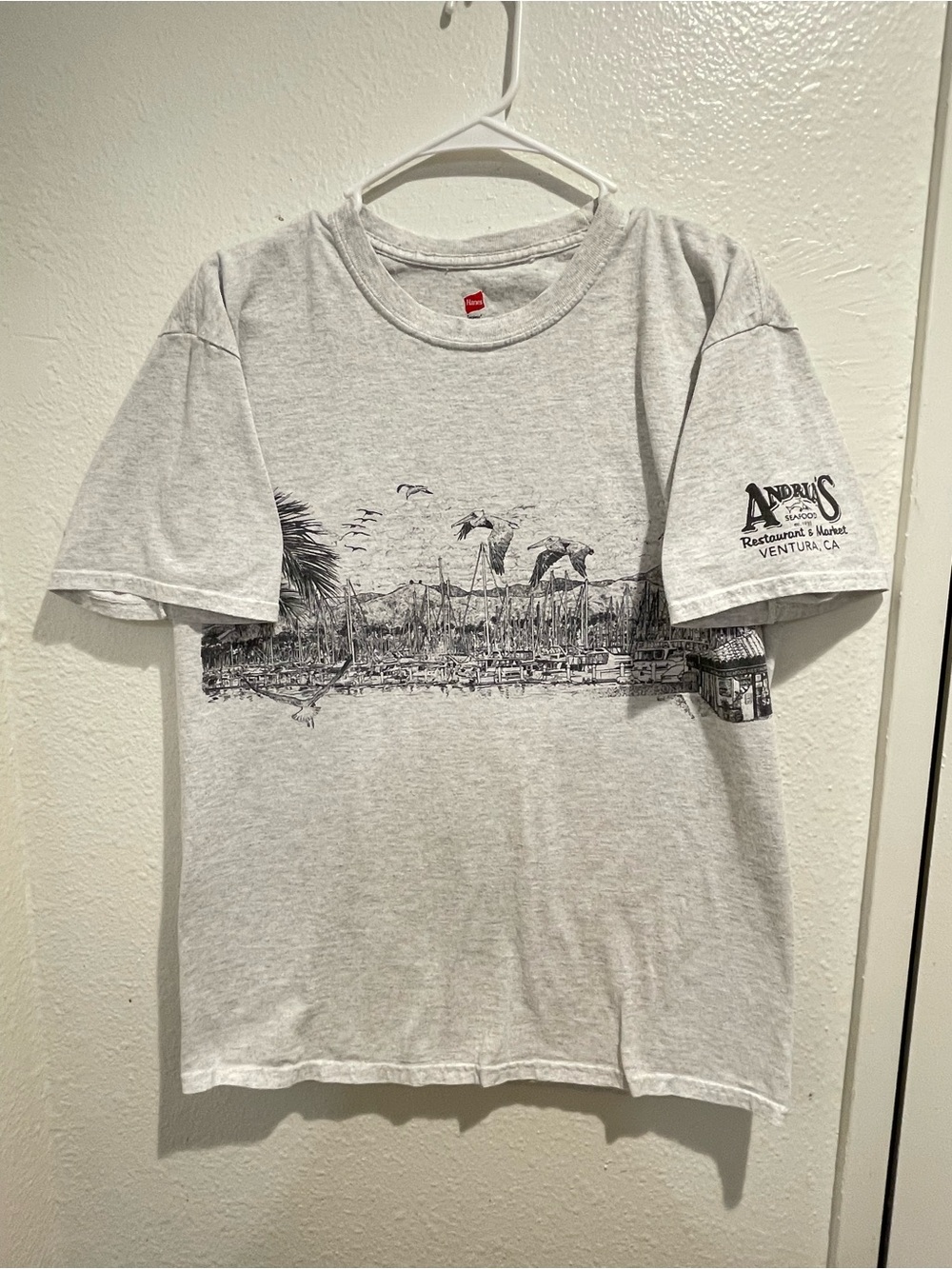 🌊 Coastal Hanes Heavyweight / Andria’s Seafood Tee L